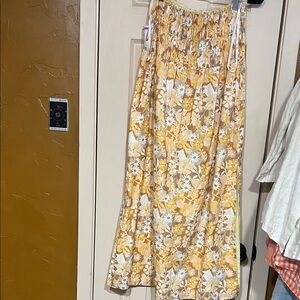 Charlie Holiday 100% linen skirt NWT